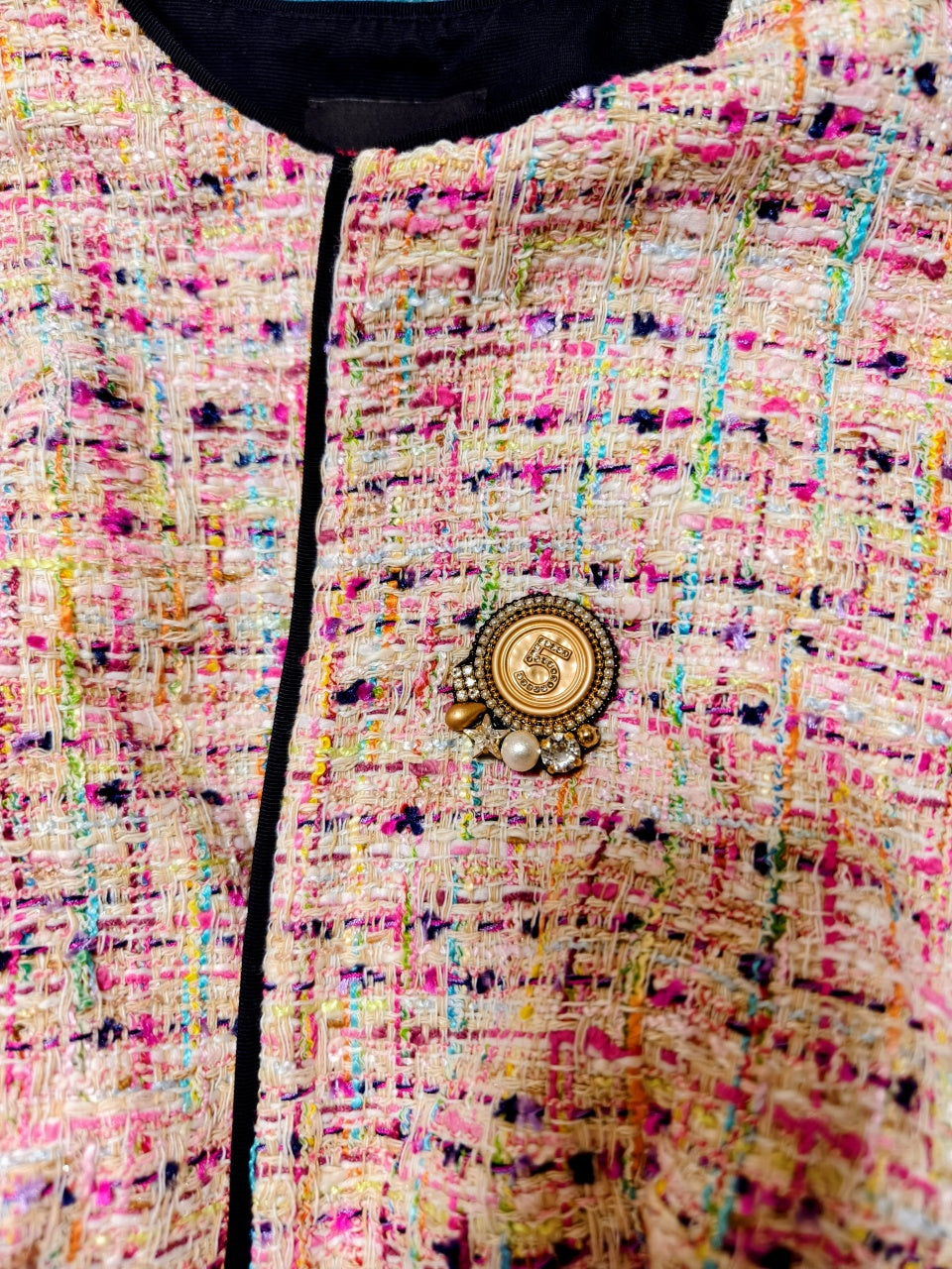 No.5 Series Magnet Brooch “Vintage 5“